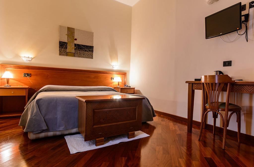 Hotel Del Corso SantʼAntìoco Dış mekan fotoğraf