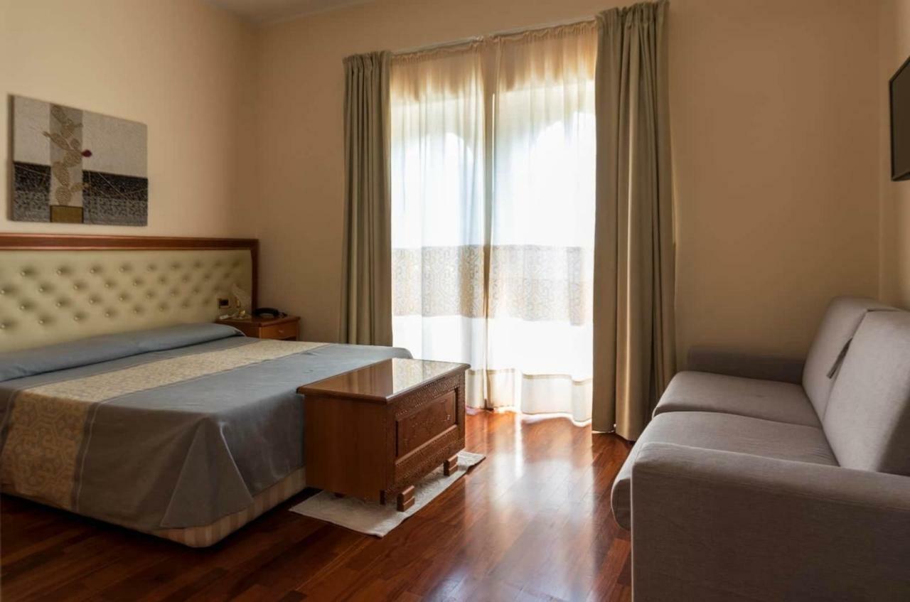 Hotel Del Corso SantʼAntìoco Dış mekan fotoğraf