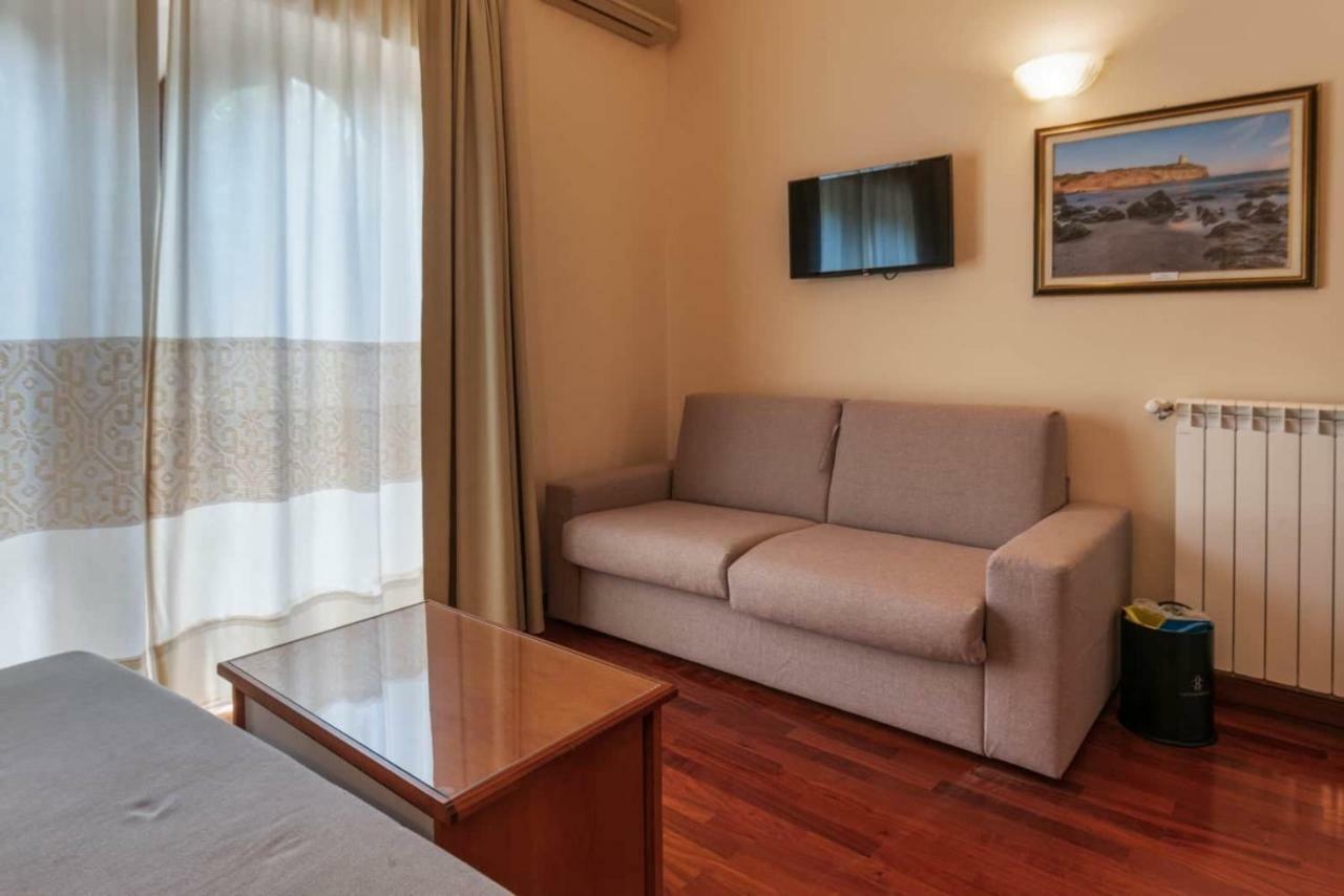 Hotel Del Corso SantʼAntìoco Dış mekan fotoğraf